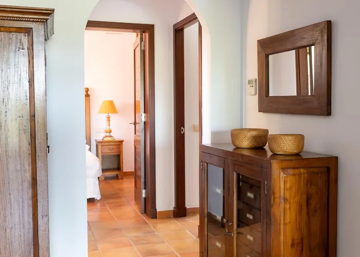 Finesse By Menorcarentals