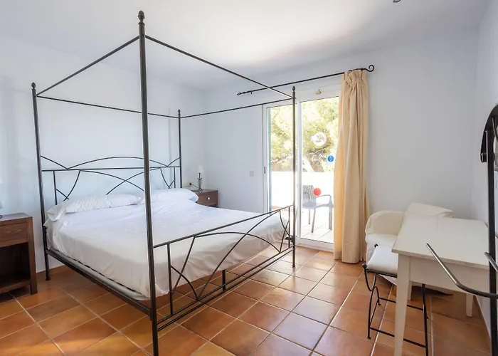 Finesse By Menorcarentals