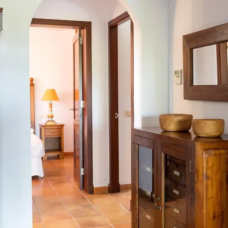 Finesse By Menorcarentals