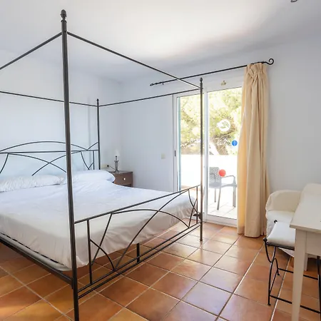 Finesse By Menorcarentals