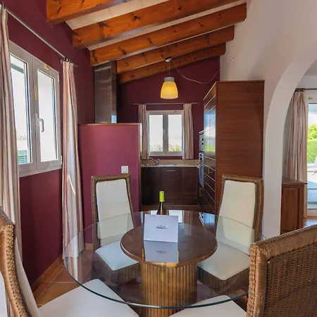 Finesse By Menorcarentals